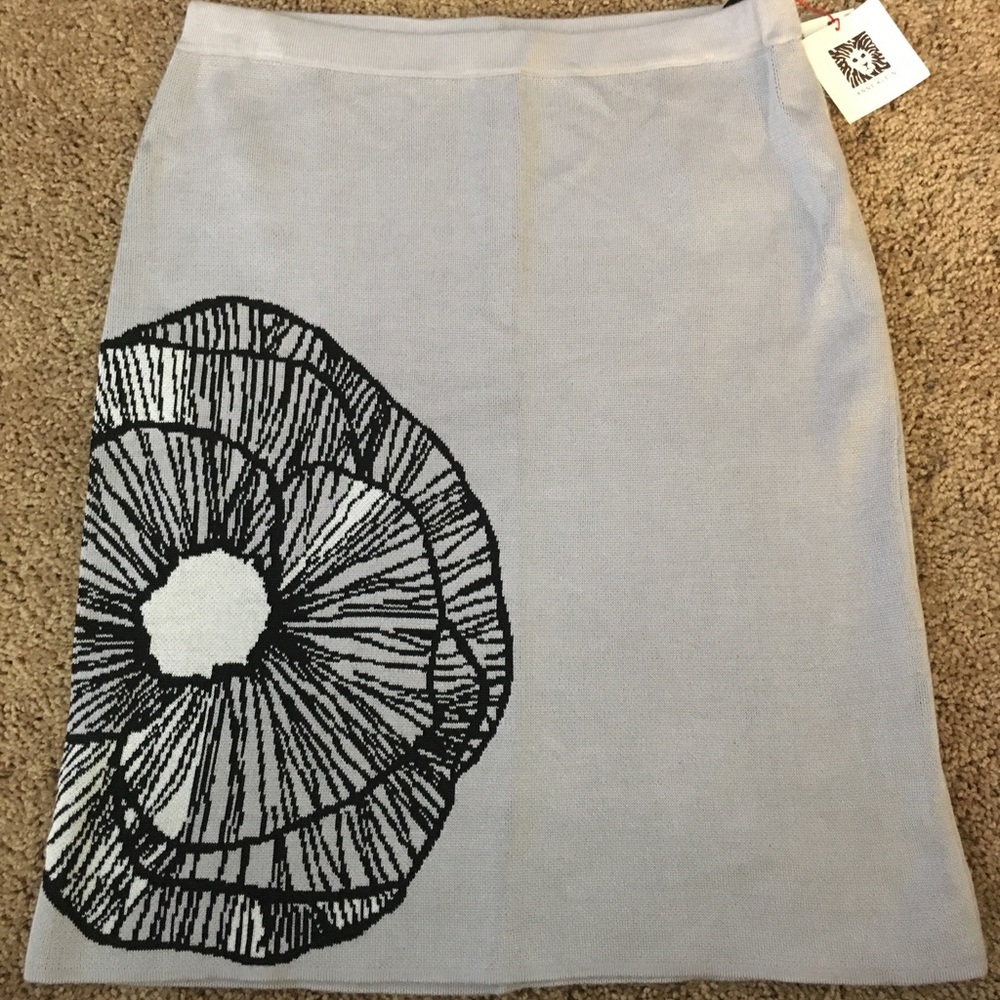 NWT! Anne Klein Knitted A-line Skirt. Size M
